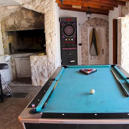 Pool & Jacuzzi Nadalina * Pirovac